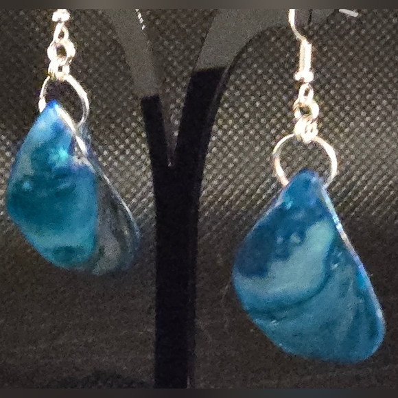 Dyed shell earrings - Picture 4 of 6